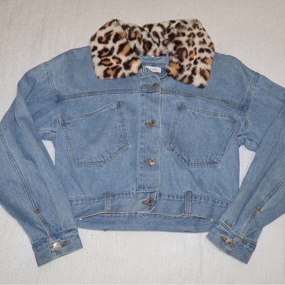 Denim Jacket with Leopard Print Detachable Collar - Picture 4 of 4